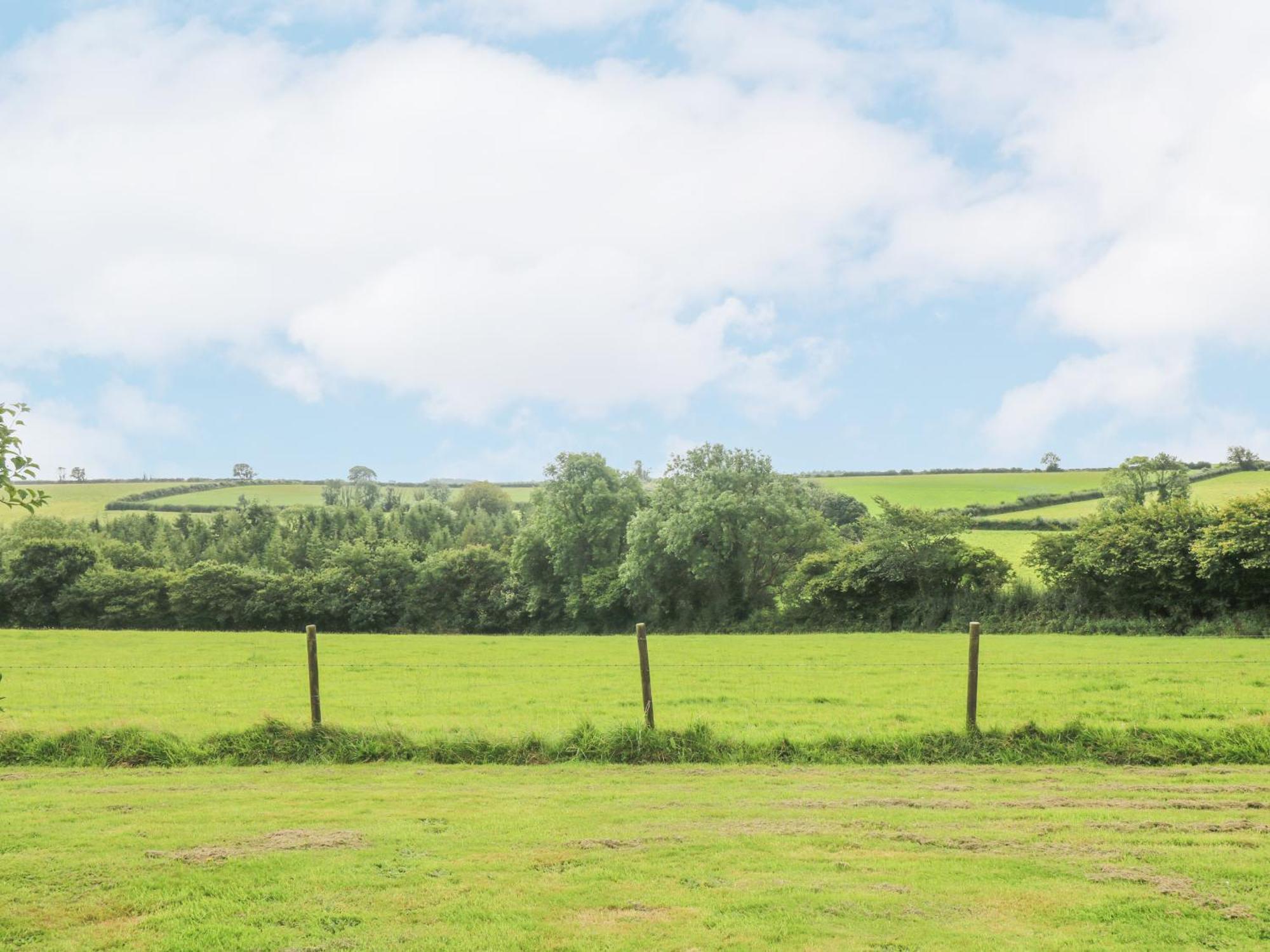 South Boduel Farmhouse リスカード エクステリア 写真